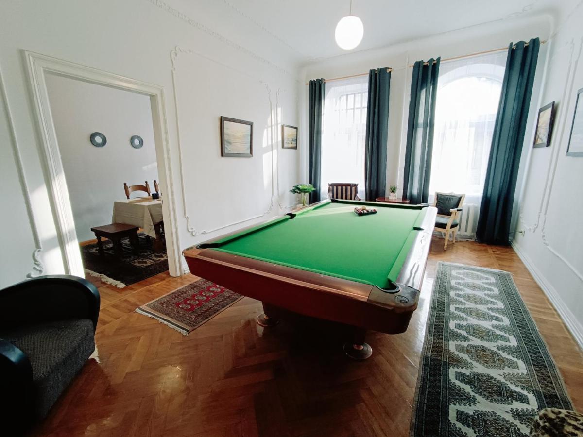 Unique Spacious Classic 3 Bedroom Midtown Apartment ! Billiard Room ! Riga Ngoại thất bức ảnh