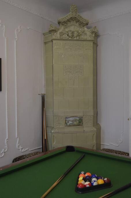Unique Spacious Classic 3 Bedroom Midtown Apartment ! Billiard Room ! Riga Ngoại thất bức ảnh