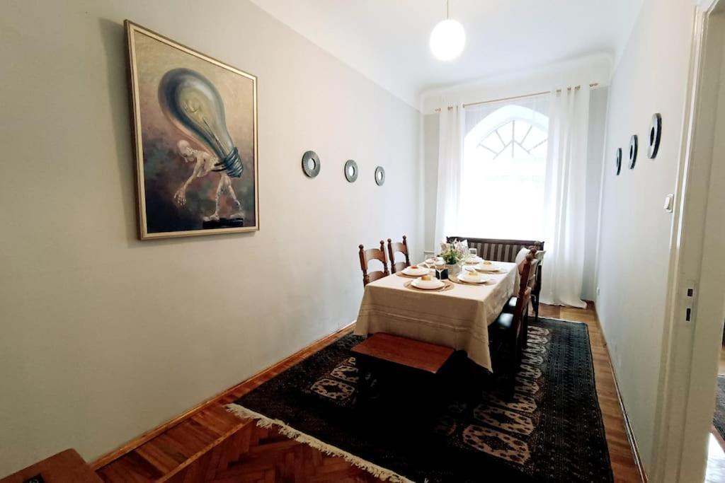 Unique Spacious Classic 3 Bedroom Midtown Apartment ! Billiard Room ! Riga Ngoại thất bức ảnh