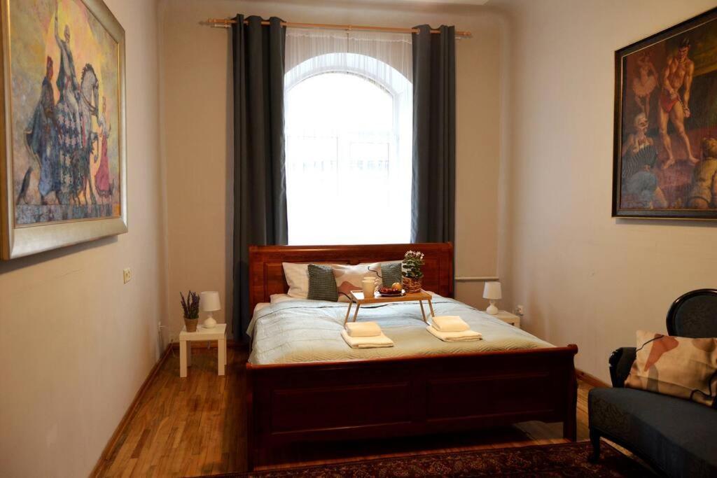 Unique Spacious Classic 3 Bedroom Midtown Apartment ! Billiard Room ! Riga Ngoại thất bức ảnh