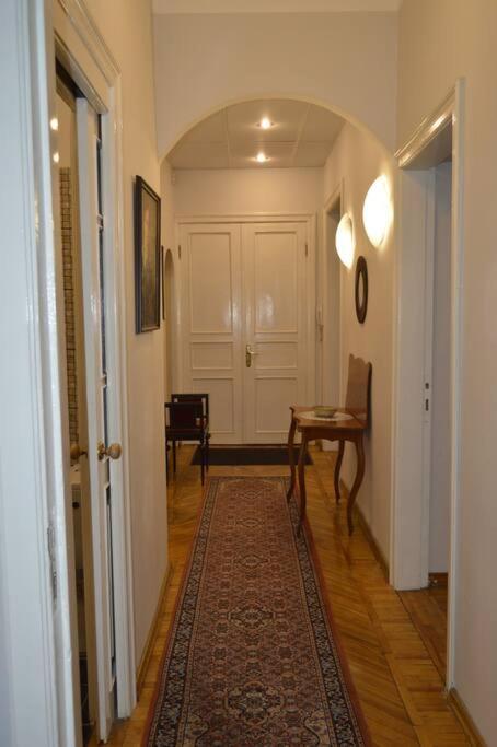 Unique Spacious Classic 3 Bedroom Midtown Apartment ! Billiard Room ! Riga Ngoại thất bức ảnh