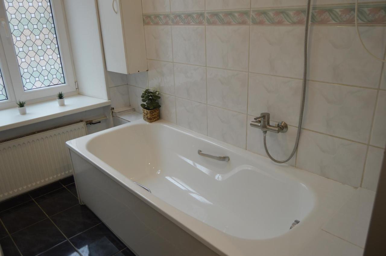 Unique Spacious Classic 3 Bedroom Midtown Apartment ! Billiard Room ! Riga Ngoại thất bức ảnh