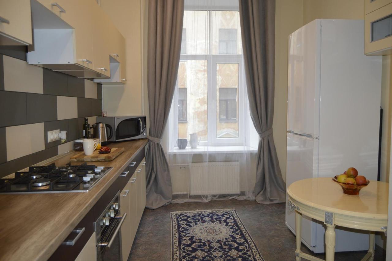 Unique Spacious Classic 3 Bedroom Midtown Apartment ! Billiard Room ! Riga Ngoại thất bức ảnh