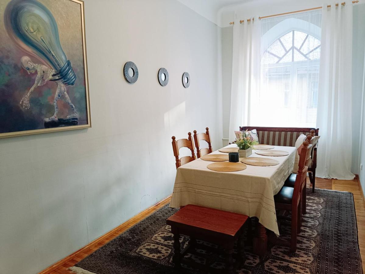Unique Spacious Classic 3 Bedroom Midtown Apartment ! Billiard Room ! Riga Ngoại thất bức ảnh